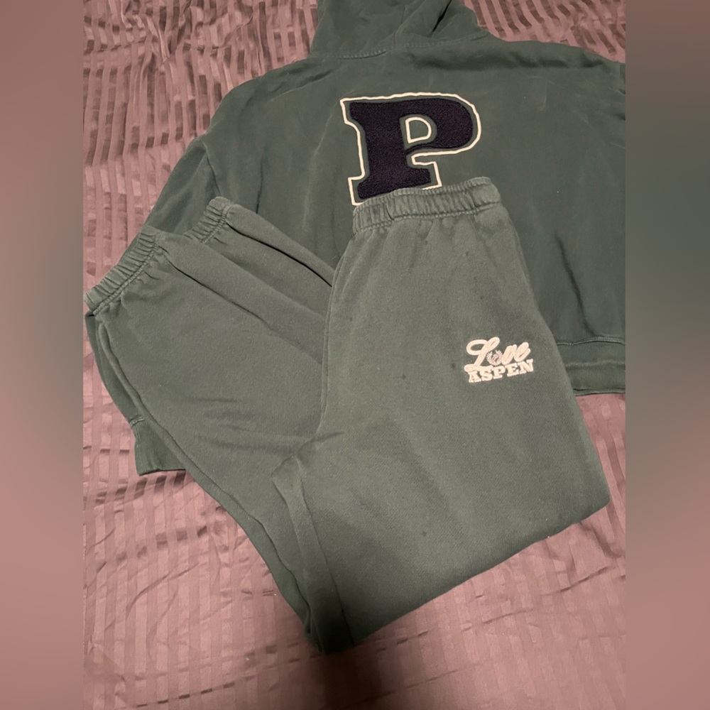 Victoria’s Secret PINK Green Joggers Size Medium and Hoodie Size Small Set